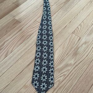 Never been worn Giorgio Armani tie